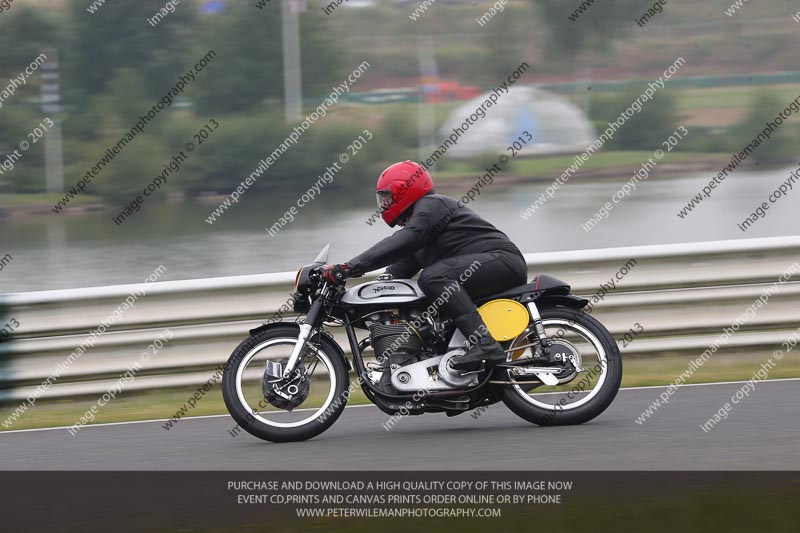 Vintage motorcycle club;eventdigitalimages;mallory park;mallory park trackday photographs;no limits trackdays;peter wileman photography;trackday digital images;trackday photos;vmcc festival 1000 bikes photographs