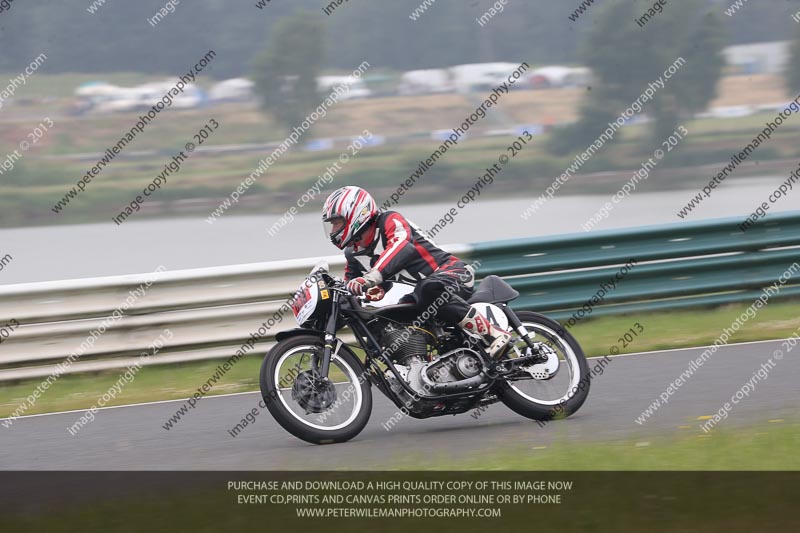 Vintage motorcycle club;eventdigitalimages;mallory park;mallory park trackday photographs;no limits trackdays;peter wileman photography;trackday digital images;trackday photos;vmcc festival 1000 bikes photographs