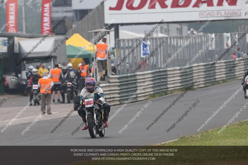 Vintage motorcycle club;eventdigitalimages;mallory park;mallory park trackday photographs;no limits trackdays;peter wileman photography;trackday digital images;trackday photos;vmcc festival 1000 bikes photographs