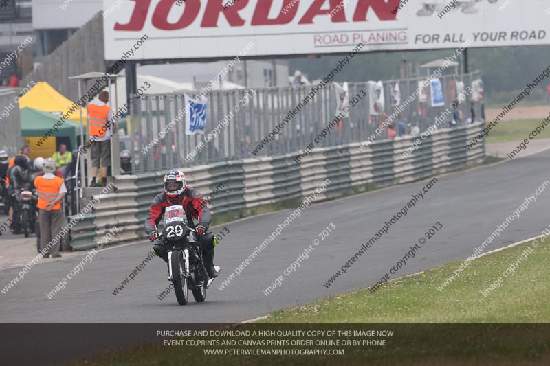 Vintage motorcycle club;eventdigitalimages;mallory park;mallory park trackday photographs;no limits trackdays;peter wileman photography;trackday digital images;trackday photos;vmcc festival 1000 bikes photographs