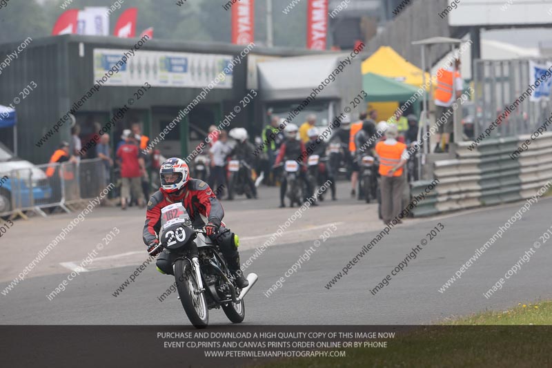 Vintage motorcycle club;eventdigitalimages;mallory park;mallory park trackday photographs;no limits trackdays;peter wileman photography;trackday digital images;trackday photos;vmcc festival 1000 bikes photographs