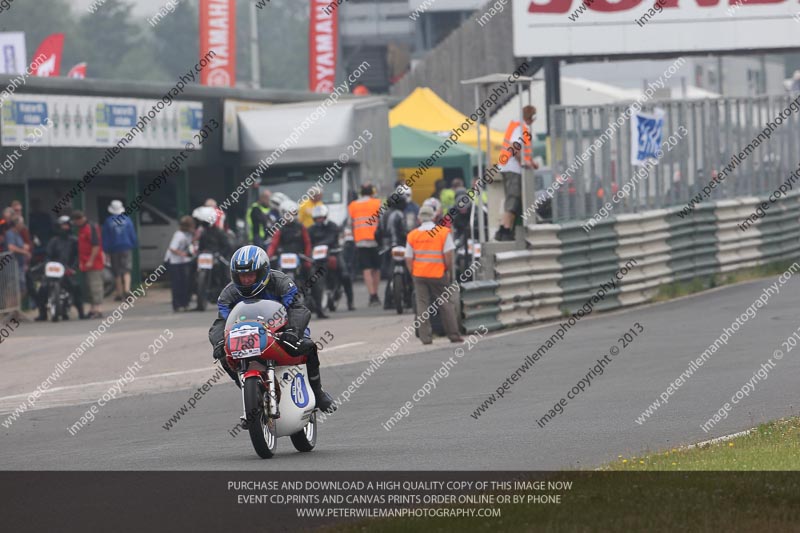 Vintage motorcycle club;eventdigitalimages;mallory park;mallory park trackday photographs;no limits trackdays;peter wileman photography;trackday digital images;trackday photos;vmcc festival 1000 bikes photographs