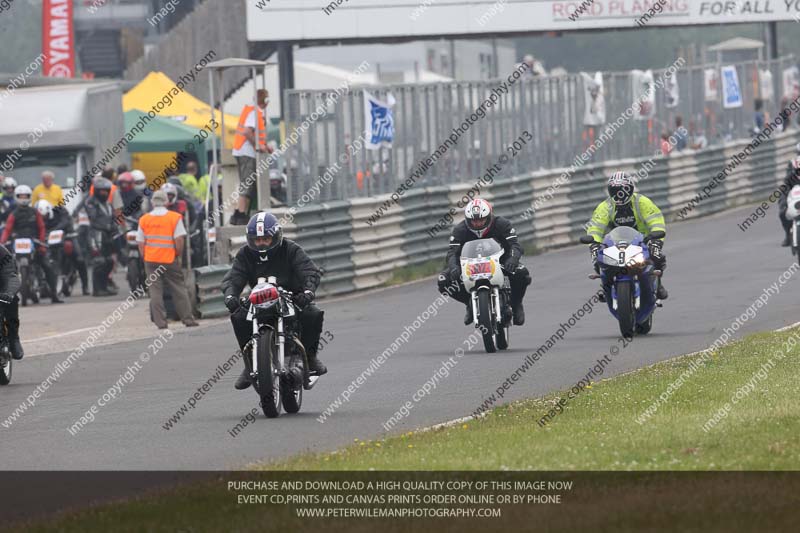 Vintage motorcycle club;eventdigitalimages;mallory park;mallory park trackday photographs;no limits trackdays;peter wileman photography;trackday digital images;trackday photos;vmcc festival 1000 bikes photographs