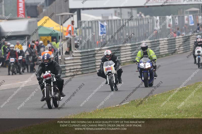 Vintage motorcycle club;eventdigitalimages;mallory park;mallory park trackday photographs;no limits trackdays;peter wileman photography;trackday digital images;trackday photos;vmcc festival 1000 bikes photographs