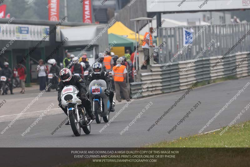 Vintage motorcycle club;eventdigitalimages;mallory park;mallory park trackday photographs;no limits trackdays;peter wileman photography;trackday digital images;trackday photos;vmcc festival 1000 bikes photographs