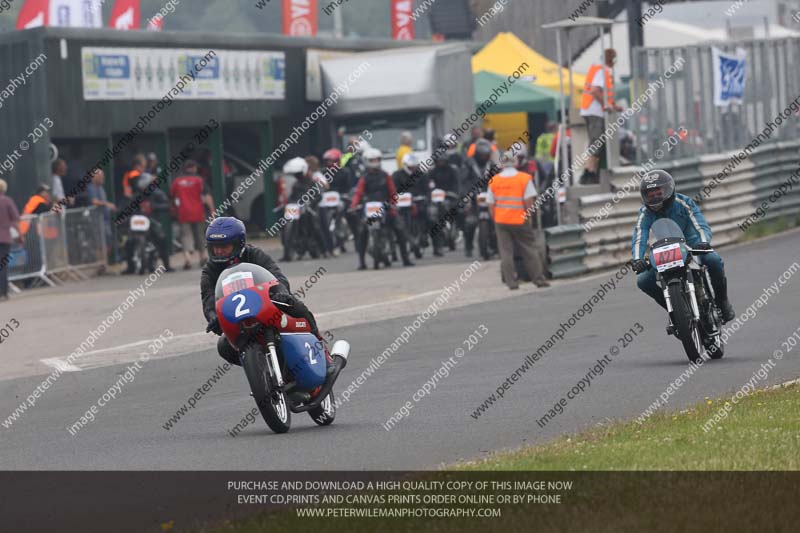 Vintage motorcycle club;eventdigitalimages;mallory park;mallory park trackday photographs;no limits trackdays;peter wileman photography;trackday digital images;trackday photos;vmcc festival 1000 bikes photographs