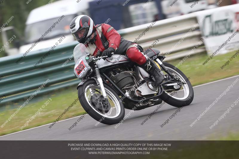 Vintage motorcycle club;eventdigitalimages;mallory park;mallory park trackday photographs;no limits trackdays;peter wileman photography;trackday digital images;trackday photos;vmcc festival 1000 bikes photographs