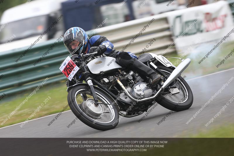 Vintage motorcycle club;eventdigitalimages;mallory park;mallory park trackday photographs;no limits trackdays;peter wileman photography;trackday digital images;trackday photos;vmcc festival 1000 bikes photographs