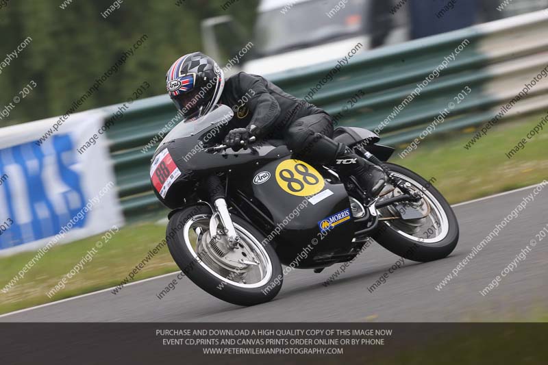 Vintage motorcycle club;eventdigitalimages;mallory park;mallory park trackday photographs;no limits trackdays;peter wileman photography;trackday digital images;trackday photos;vmcc festival 1000 bikes photographs