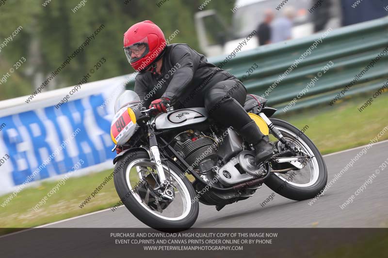 Vintage motorcycle club;eventdigitalimages;mallory park;mallory park trackday photographs;no limits trackdays;peter wileman photography;trackday digital images;trackday photos;vmcc festival 1000 bikes photographs