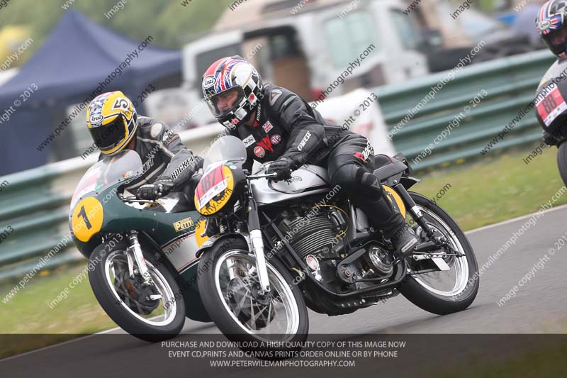 Vintage motorcycle club;eventdigitalimages;mallory park;mallory park trackday photographs;no limits trackdays;peter wileman photography;trackday digital images;trackday photos;vmcc festival 1000 bikes photographs