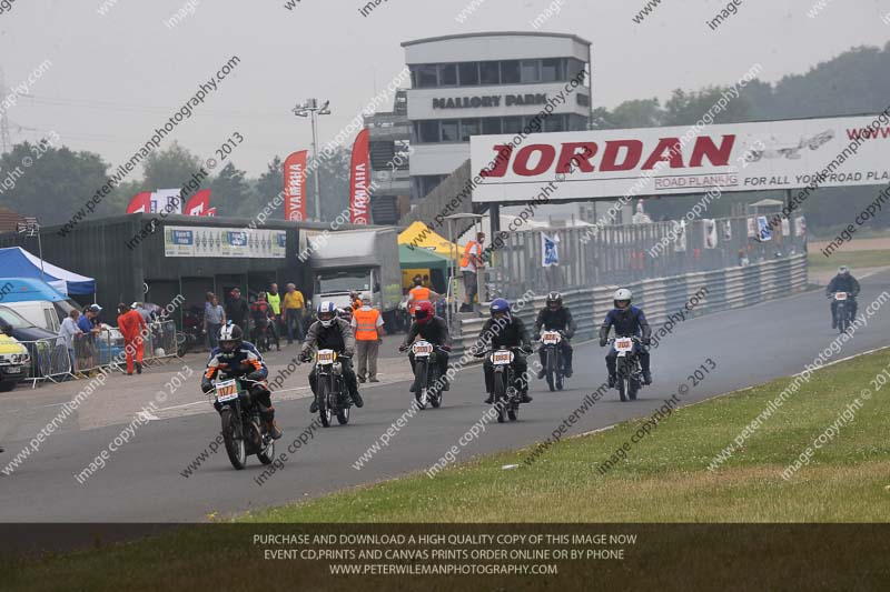 Vintage motorcycle club;eventdigitalimages;mallory park;mallory park trackday photographs;no limits trackdays;peter wileman photography;trackday digital images;trackday photos;vmcc festival 1000 bikes photographs