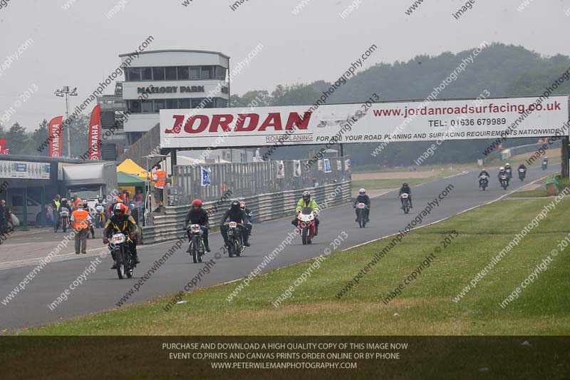 Vintage motorcycle club;eventdigitalimages;mallory park;mallory park trackday photographs;no limits trackdays;peter wileman photography;trackday digital images;trackday photos;vmcc festival 1000 bikes photographs