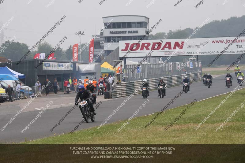 Vintage motorcycle club;eventdigitalimages;mallory park;mallory park trackday photographs;no limits trackdays;peter wileman photography;trackday digital images;trackday photos;vmcc festival 1000 bikes photographs