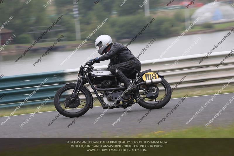 Vintage motorcycle club;eventdigitalimages;mallory park;mallory park trackday photographs;no limits trackdays;peter wileman photography;trackday digital images;trackday photos;vmcc festival 1000 bikes photographs