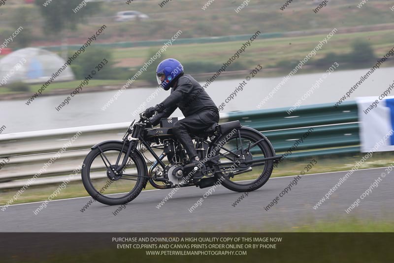 Vintage motorcycle club;eventdigitalimages;mallory park;mallory park trackday photographs;no limits trackdays;peter wileman photography;trackday digital images;trackday photos;vmcc festival 1000 bikes photographs