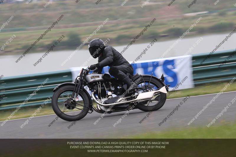 Vintage motorcycle club;eventdigitalimages;mallory park;mallory park trackday photographs;no limits trackdays;peter wileman photography;trackday digital images;trackday photos;vmcc festival 1000 bikes photographs