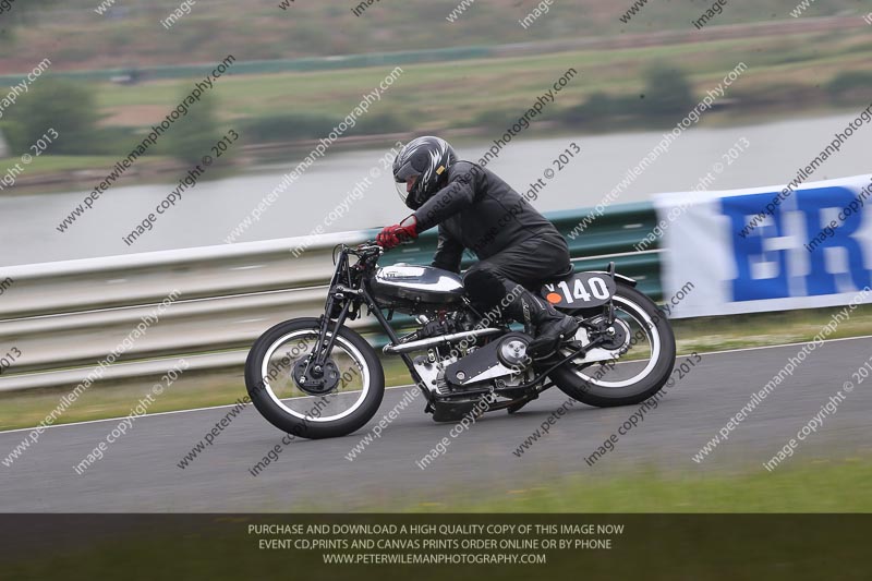 Vintage motorcycle club;eventdigitalimages;mallory park;mallory park trackday photographs;no limits trackdays;peter wileman photography;trackday digital images;trackday photos;vmcc festival 1000 bikes photographs