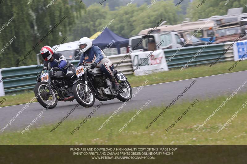 Vintage motorcycle club;eventdigitalimages;mallory park;mallory park trackday photographs;no limits trackdays;peter wileman photography;trackday digital images;trackday photos;vmcc festival 1000 bikes photographs