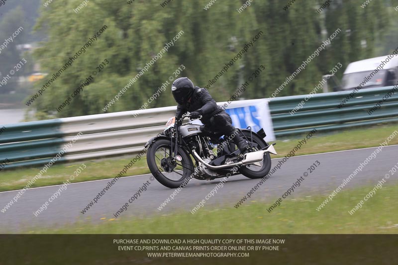 Vintage motorcycle club;eventdigitalimages;mallory park;mallory park trackday photographs;no limits trackdays;peter wileman photography;trackday digital images;trackday photos;vmcc festival 1000 bikes photographs