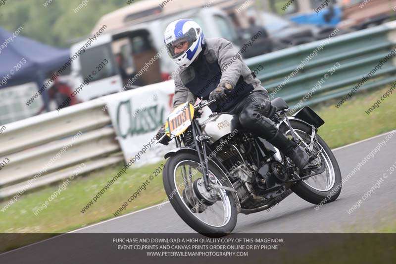 Vintage motorcycle club;eventdigitalimages;mallory park;mallory park trackday photographs;no limits trackdays;peter wileman photography;trackday digital images;trackday photos;vmcc festival 1000 bikes photographs