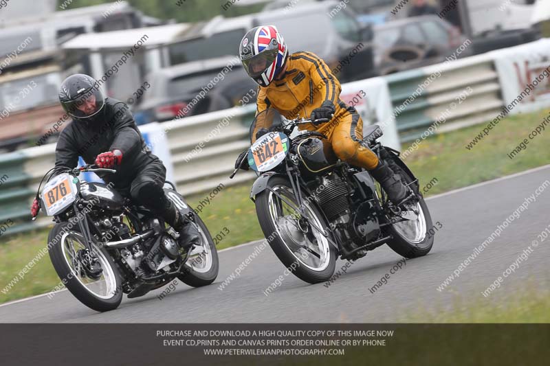 Vintage motorcycle club;eventdigitalimages;mallory park;mallory park trackday photographs;no limits trackdays;peter wileman photography;trackday digital images;trackday photos;vmcc festival 1000 bikes photographs