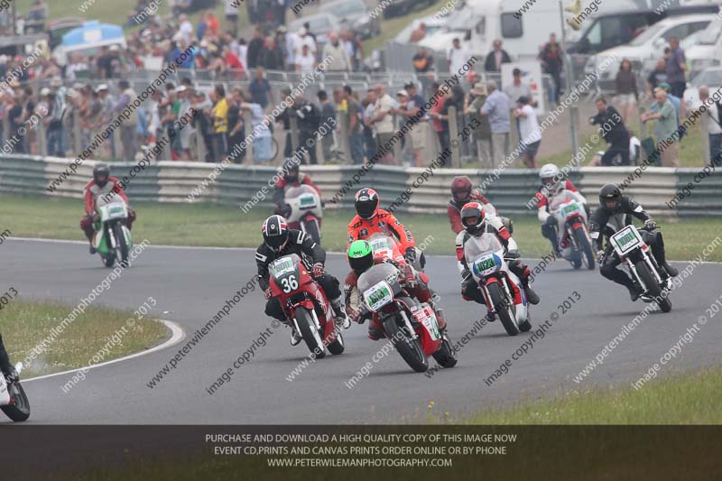 Vintage motorcycle club;eventdigitalimages;mallory park;mallory park trackday photographs;no limits trackdays;peter wileman photography;trackday digital images;trackday photos;vmcc festival 1000 bikes photographs