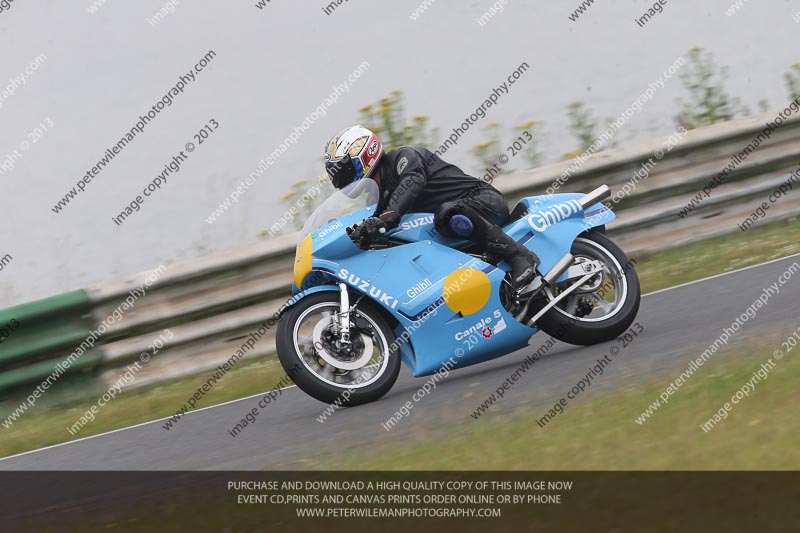 Vintage motorcycle club;eventdigitalimages;mallory park;mallory park trackday photographs;no limits trackdays;peter wileman photography;trackday digital images;trackday photos;vmcc festival 1000 bikes photographs