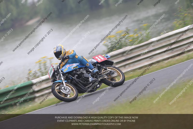 Vintage motorcycle club;eventdigitalimages;mallory park;mallory park trackday photographs;no limits trackdays;peter wileman photography;trackday digital images;trackday photos;vmcc festival 1000 bikes photographs