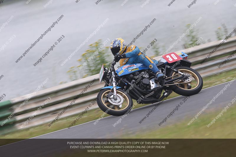 Vintage motorcycle club;eventdigitalimages;mallory park;mallory park trackday photographs;no limits trackdays;peter wileman photography;trackday digital images;trackday photos;vmcc festival 1000 bikes photographs