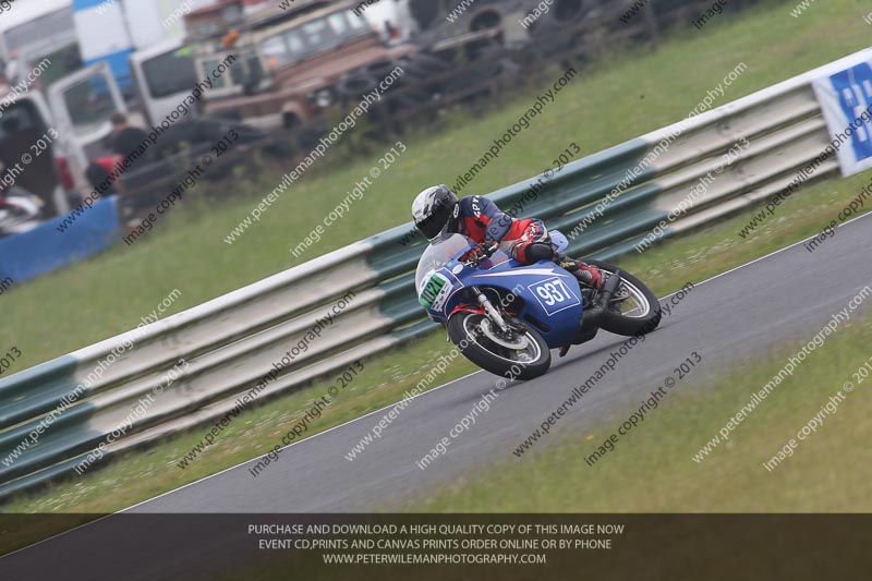 Vintage motorcycle club;eventdigitalimages;mallory park;mallory park trackday photographs;no limits trackdays;peter wileman photography;trackday digital images;trackday photos;vmcc festival 1000 bikes photographs