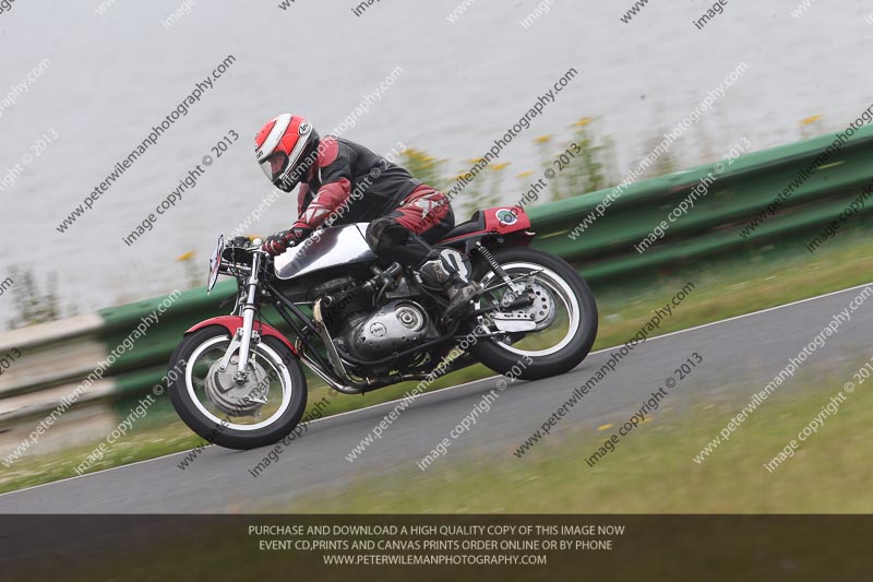 Vintage motorcycle club;eventdigitalimages;mallory park;mallory park trackday photographs;no limits trackdays;peter wileman photography;trackday digital images;trackday photos;vmcc festival 1000 bikes photographs