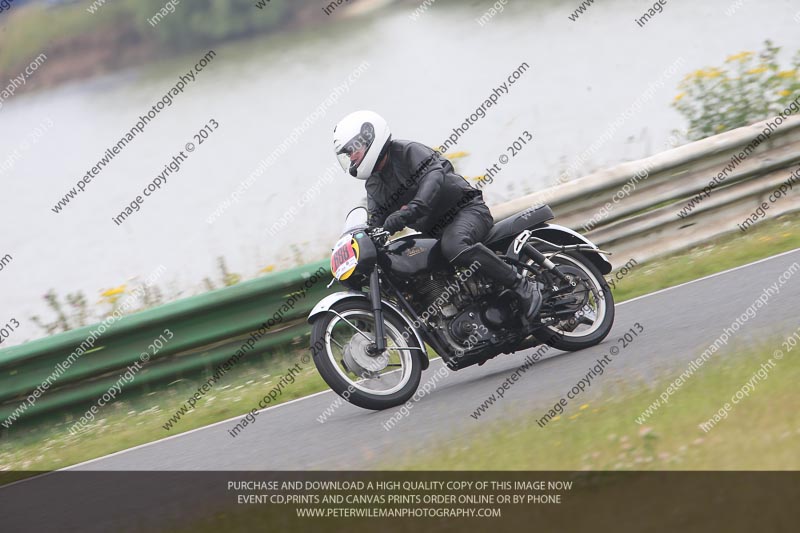 Vintage motorcycle club;eventdigitalimages;mallory park;mallory park trackday photographs;no limits trackdays;peter wileman photography;trackday digital images;trackday photos;vmcc festival 1000 bikes photographs