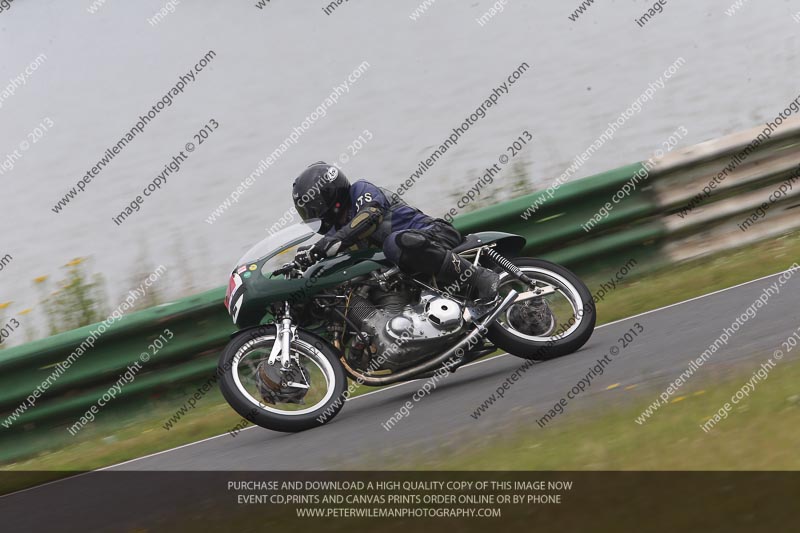 Vintage motorcycle club;eventdigitalimages;mallory park;mallory park trackday photographs;no limits trackdays;peter wileman photography;trackday digital images;trackday photos;vmcc festival 1000 bikes photographs