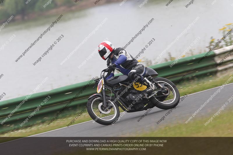 Vintage motorcycle club;eventdigitalimages;mallory park;mallory park trackday photographs;no limits trackdays;peter wileman photography;trackday digital images;trackday photos;vmcc festival 1000 bikes photographs