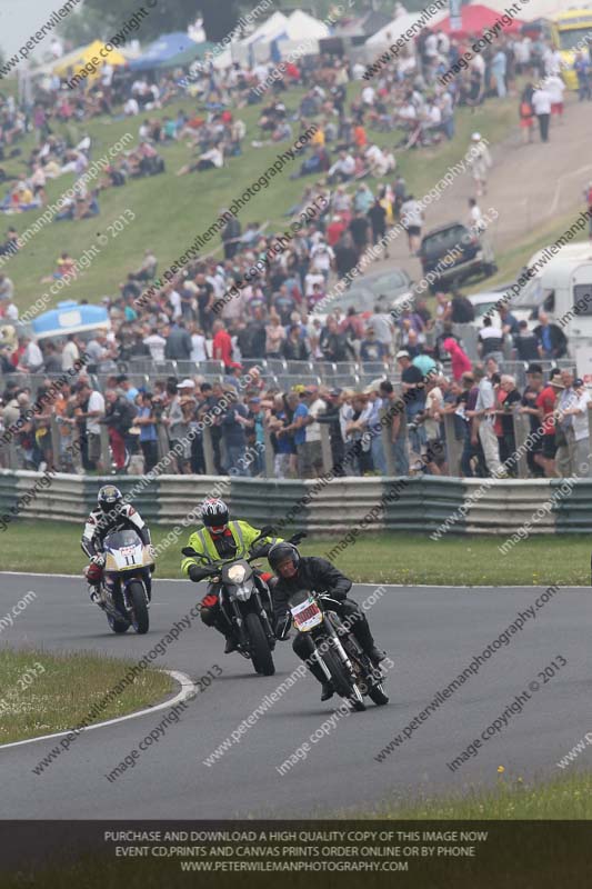 Vintage motorcycle club;eventdigitalimages;mallory park;mallory park trackday photographs;no limits trackdays;peter wileman photography;trackday digital images;trackday photos;vmcc festival 1000 bikes photographs