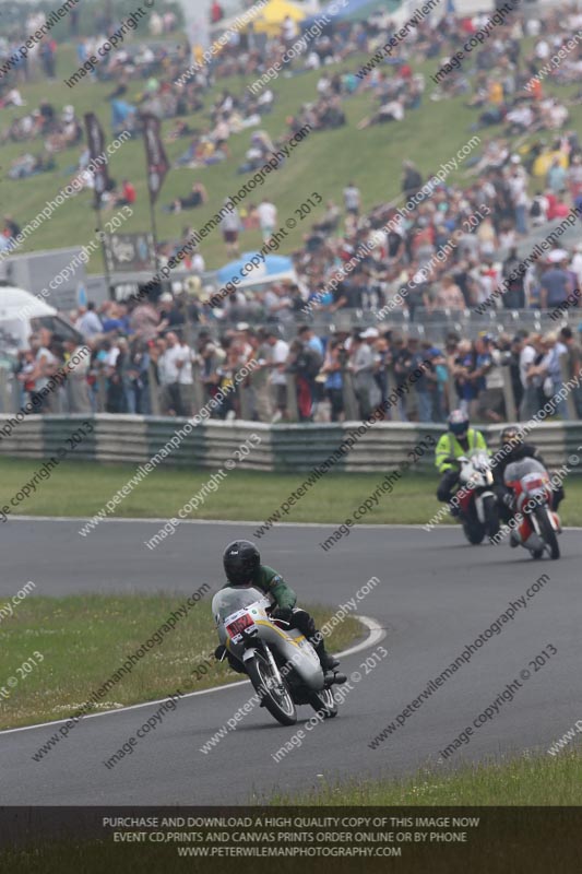 Vintage motorcycle club;eventdigitalimages;mallory park;mallory park trackday photographs;no limits trackdays;peter wileman photography;trackday digital images;trackday photos;vmcc festival 1000 bikes photographs