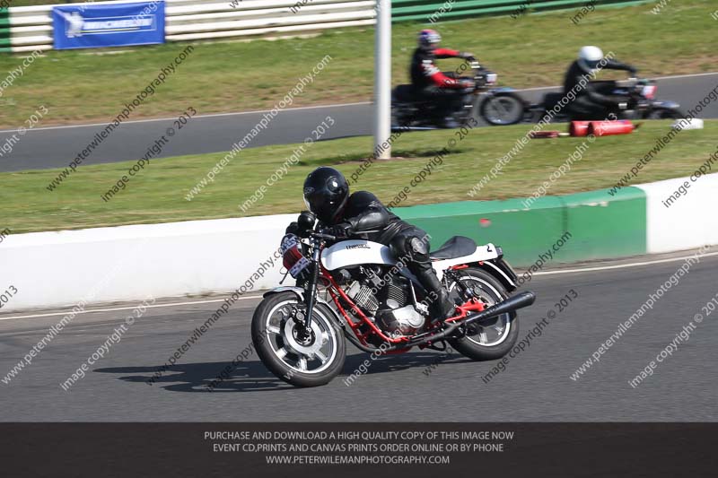 Vintage motorcycle club;eventdigitalimages;mallory park;mallory park trackday photographs;no limits trackdays;peter wileman photography;trackday digital images;trackday photos;vmcc festival 1000 bikes photographs