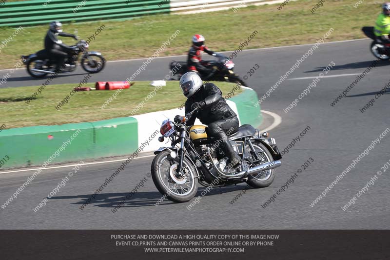 Vintage motorcycle club;eventdigitalimages;mallory park;mallory park trackday photographs;no limits trackdays;peter wileman photography;trackday digital images;trackday photos;vmcc festival 1000 bikes photographs