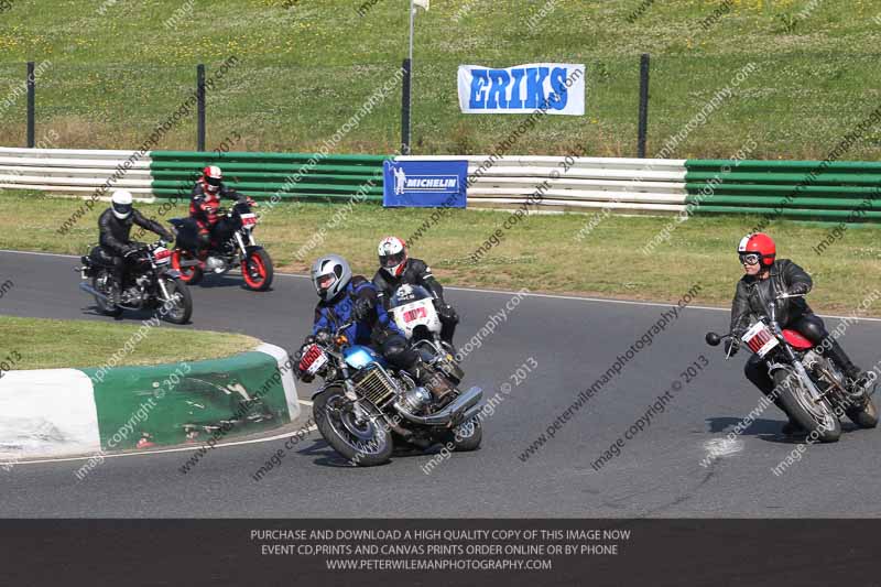 Vintage motorcycle club;eventdigitalimages;mallory park;mallory park trackday photographs;no limits trackdays;peter wileman photography;trackday digital images;trackday photos;vmcc festival 1000 bikes photographs