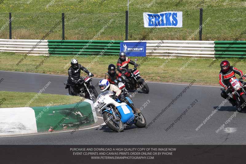 Vintage motorcycle club;eventdigitalimages;mallory park;mallory park trackday photographs;no limits trackdays;peter wileman photography;trackday digital images;trackday photos;vmcc festival 1000 bikes photographs