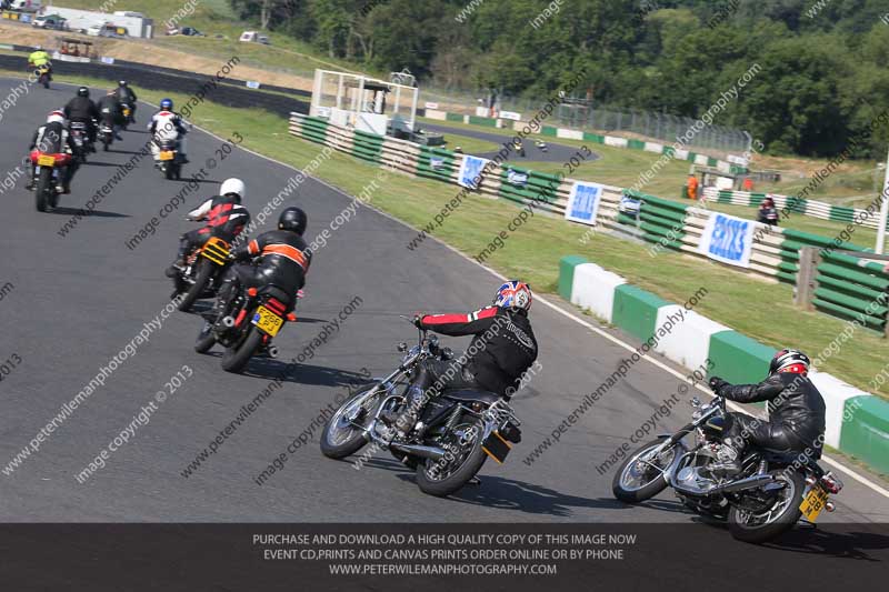 Vintage motorcycle club;eventdigitalimages;mallory park;mallory park trackday photographs;no limits trackdays;peter wileman photography;trackday digital images;trackday photos;vmcc festival 1000 bikes photographs