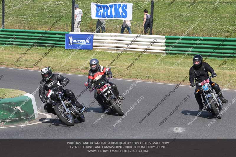 Vintage motorcycle club;eventdigitalimages;mallory park;mallory park trackday photographs;no limits trackdays;peter wileman photography;trackday digital images;trackday photos;vmcc festival 1000 bikes photographs