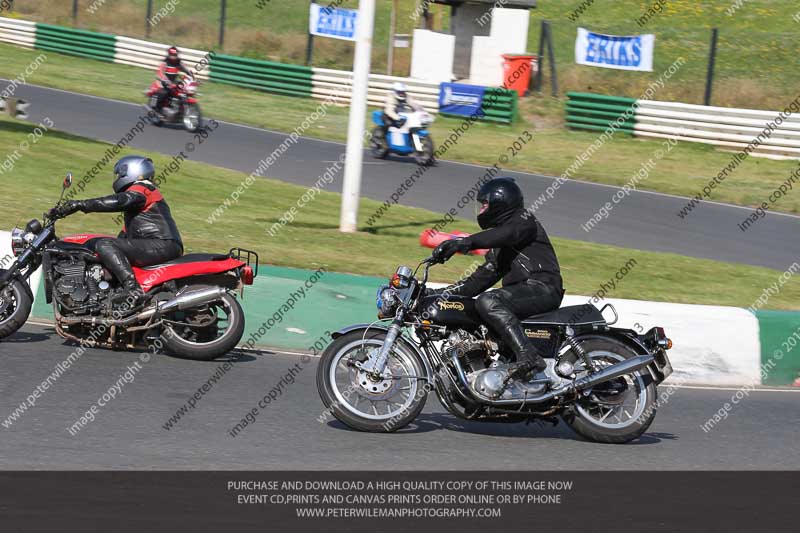 Vintage motorcycle club;eventdigitalimages;mallory park;mallory park trackday photographs;no limits trackdays;peter wileman photography;trackday digital images;trackday photos;vmcc festival 1000 bikes photographs