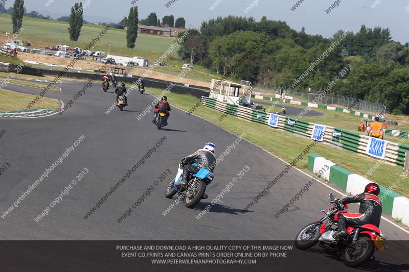 Vintage motorcycle club;eventdigitalimages;mallory park;mallory park trackday photographs;no limits trackdays;peter wileman photography;trackday digital images;trackday photos;vmcc festival 1000 bikes photographs