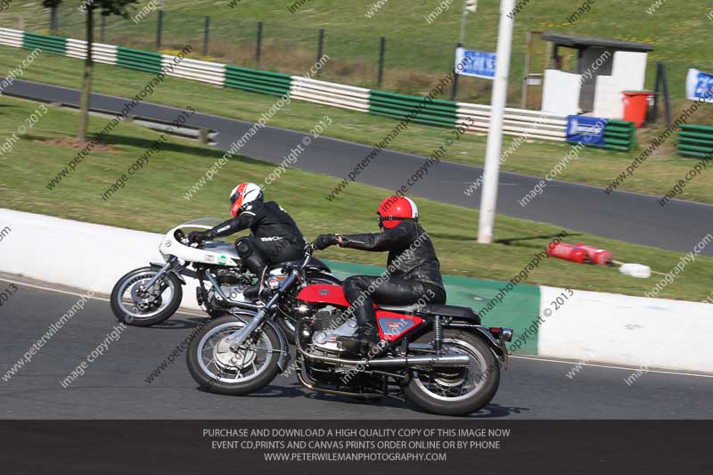 Vintage motorcycle club;eventdigitalimages;mallory park;mallory park trackday photographs;no limits trackdays;peter wileman photography;trackday digital images;trackday photos;vmcc festival 1000 bikes photographs