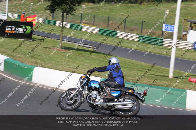 Vintage motorcycle club;eventdigitalimages;mallory park;mallory park trackday photographs;no limits trackdays;peter wileman photography;trackday digital images;trackday photos;vmcc festival 1000 bikes photographs