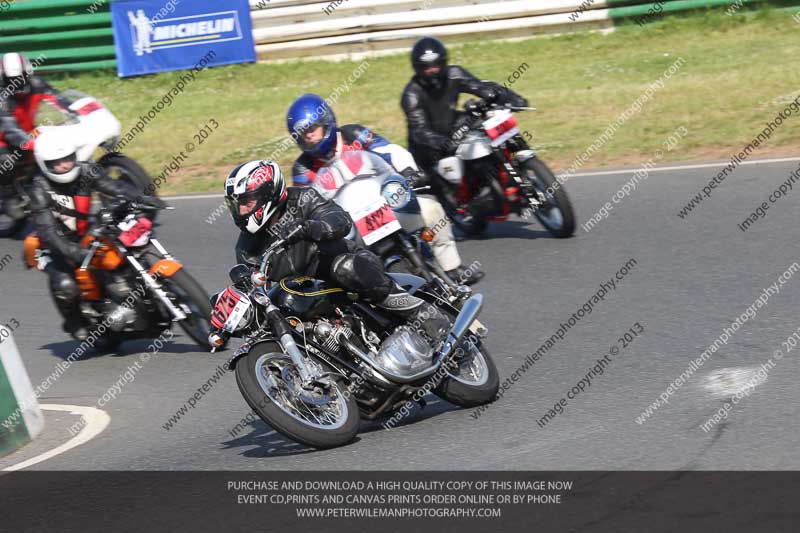 Vintage motorcycle club;eventdigitalimages;mallory park;mallory park trackday photographs;no limits trackdays;peter wileman photography;trackday digital images;trackday photos;vmcc festival 1000 bikes photographs