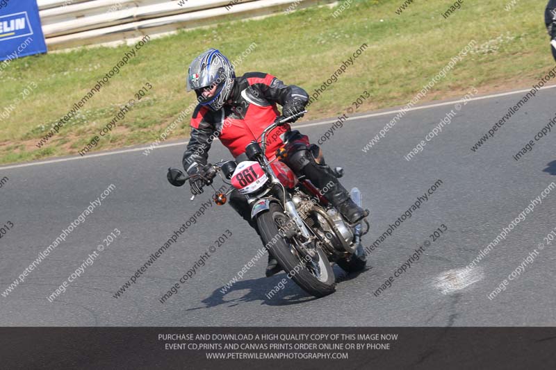 Vintage motorcycle club;eventdigitalimages;mallory park;mallory park trackday photographs;no limits trackdays;peter wileman photography;trackday digital images;trackday photos;vmcc festival 1000 bikes photographs