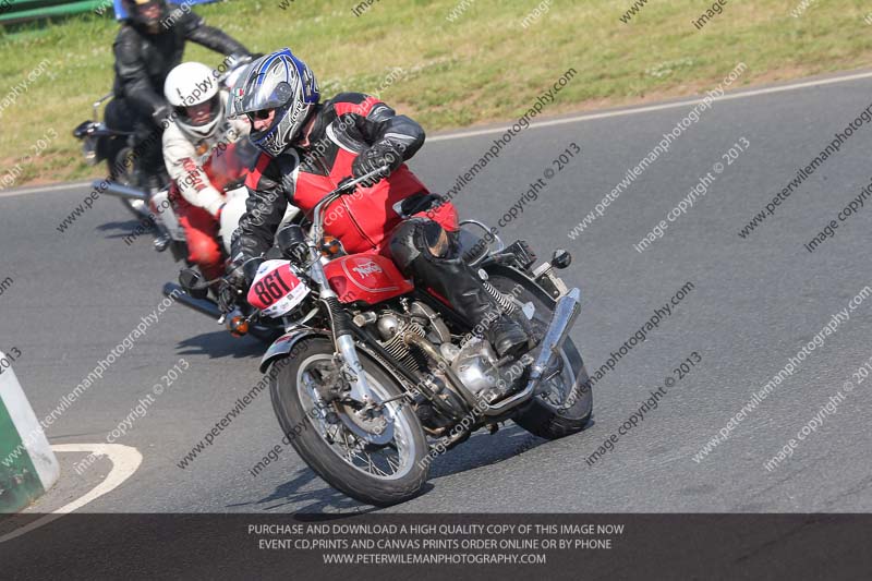 Vintage motorcycle club;eventdigitalimages;mallory park;mallory park trackday photographs;no limits trackdays;peter wileman photography;trackday digital images;trackday photos;vmcc festival 1000 bikes photographs